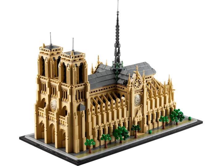 LEGO architecture 21061 Notre-Dame de Paris
